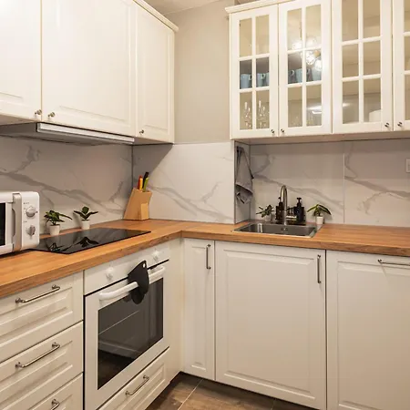 Family - 3 Bedrooms Апартаменты Варна