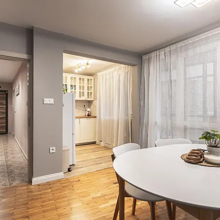 Family - 3 Bedrooms Варна