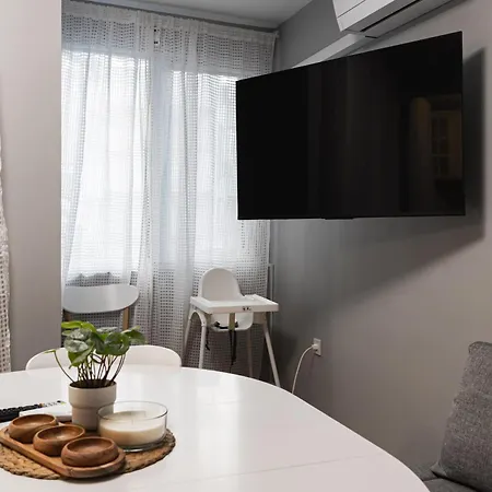 Family - 3 Bedrooms Апартаменты Варна