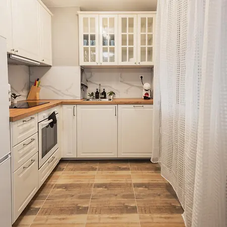 Family - 3 Bedrooms *