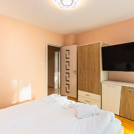 Апартаменты Family - 3 Bedrooms *
