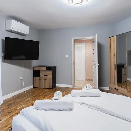 Family - 3 Bedrooms * Варна