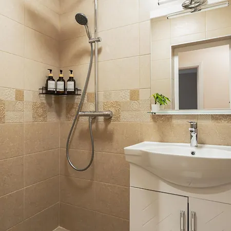 Family - 3 Bedrooms Апартаменты *